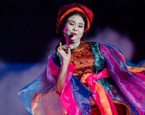 NSND Thanh Ngoan là Em xinh say hi thứ 31, nhảy cùng Phương Mỹ Chi, Pháo