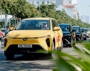 Vừa mở bán tháng đầu tiên, VinFast Limo Green đã giật 'ngôi vương MPV' từ tay Mitsubishi Xpander