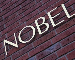 Giải Nobel nhìn từ dòng chảy nhập cư