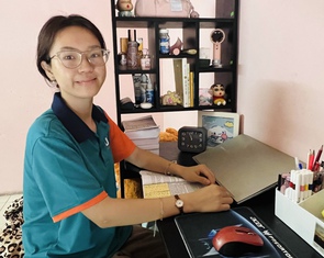Mẹ ung thư, nữ sinh Khánh Hòa có ngày nhịn đói, vào đội tuyển thi quốc gia, đậu ĐH Kinh tế TP.HCM