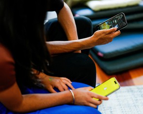 EU tính cấm thiếu niên dưới 16 tuổi sử dụng mạng xã hội