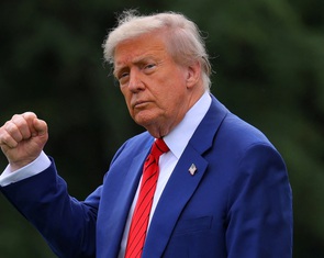 Ông Trump thừa nhận Trung Quốc là đối thủ mạnh, thuế 100% không bền vững