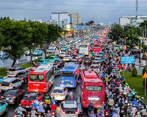 Mở dải phân cách di động, thu gọn cống hộp ‘gỡ nút cổ chai’ quốc lộ 13