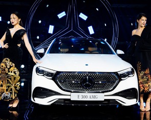 Mercedes tiếp tục lắp ráp E-Class tại Việt Nam, lần đầu có camera selfie trên bảng táp lô