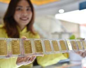 Hôm nay, giá vàng miếng SJC bốc hơi 2 triệu đồng/lượng