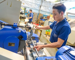 Doanh nghiệp lo chi phí tăng thêm với giá điện hai thành phần