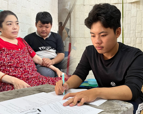 Mẹ liệt, cha bỏ đi, nam sinh Cần Thơ hằng đêm cạo hạt điều nuôi mẹ, đoạt giải nhì khoa học tỉnh