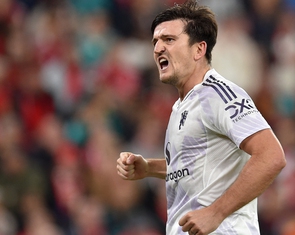 Người hâm mộ muốn Man United 'trả lại' băng đội trưởng cho Maguire