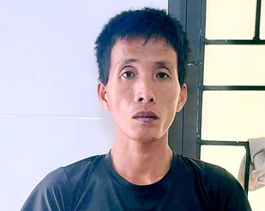 Bắt giữ người cha dượng dùng búa đinh đánh vào đầu bé gái lớp 5