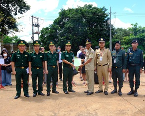 Tiếp nhận thêm nhiều người Việt ở Campuchia, 3 người khai bị bạn dụ bán qua biên giới