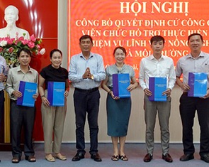 Quảng Ngãi lập nhóm Zalo, đường dây nóng... biệt phái 46 cán bộ về xã hỗ trợ chuyên môn