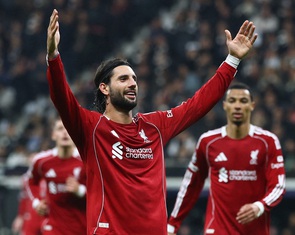 Gạt bỏ Salah, Liverpool thắng tưng bừng