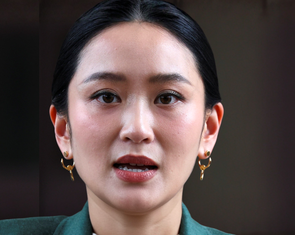 Bà Paetongtarn Shinawatra từ chức lãnh đạo Đảng Pheu Thai