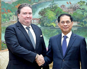 Phó thủ tướng: Việt Nam sẽ tiếp tục tăng mua hàng Mỹ, máy bay, bán dẫn