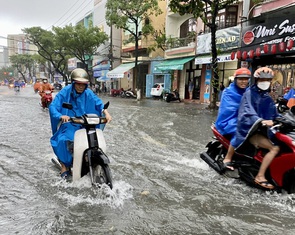 Bão Thần Gió đã tan, chỉ còn vùng áp thấp nhưng gây mưa lớn