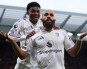 Lịch trực tiếp bóng đá châu Âu: Man United gặp Brighton, Napoli đấu Inter Milan