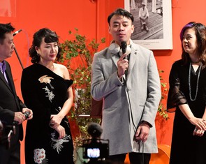 Chuyển ngữ nhạc Trịnh không dễ, 'như húc đầu vào đá'