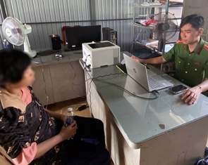 Thấy người nhảy cầu La Ngà, vội quay xe lao xuống cứu