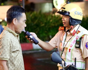 Quyết làm tới để thiết lập thói quen 'đã uống rượu bia thì không lái xe'