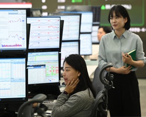 Chứng khoán, giá dầu, vàng chuyển động sau thỏa thuận Mỹ - Trung