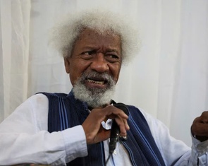 Mỹ bất ngờ thu hồi visa của nhà văn châu Phi đầu tiên đoạt giải Nobel