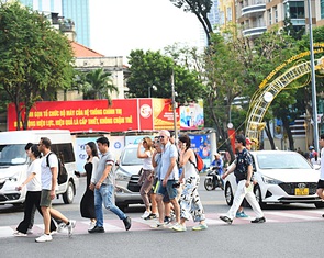 Học tập văn hóa nhường đường khi tham gia giao thông ở Đức