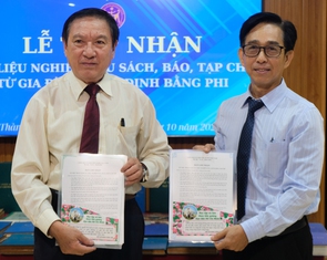 Tiếp nhận hơn 200 tư liệu hát bội quý của NSND Đinh Bằng Phi nhân Ngày giỗ tổ sân khấu