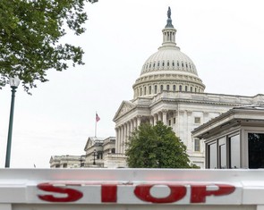 Chính phủ Mỹ đóng cửa, niềm tin vơi dần