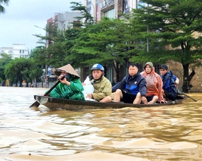 34 người chết và mất tích do mưa lũ ở miền Trung