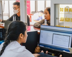 Tin tức sáng 6-10: Giữ nguyên tăng lương 7,2%, Bộ Nội vụ bác đề xuất giảm