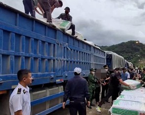 NÓNG: Nửa tấn ma túy xếp chồng như gạo trên xe đầu kéo từ Lào vào Việt Nam