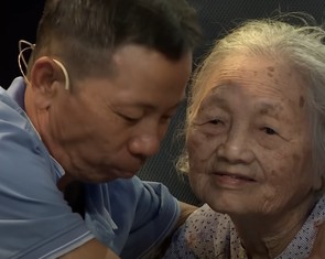 Như chưa hề có cuộc chia ly: Người mẹ già 93 tuổi tìm được Cu Tí đi lạc đêm Trung thu 1975