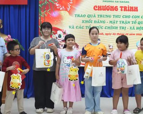 Thắp sáng mùa trăng cho trẻ em có hoàn cảnh đặc biệt
