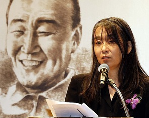 Nobel Văn chương: Nụ hôn tử thần?