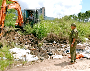 Phường lập tổ tuần tra, mật phục ngày đêm xử phạt nhiều người xả rác