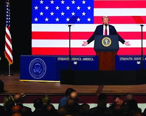 Vì sao ông Trump muốn "rèn cán chỉnh quân"?