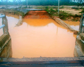 Đà Nẵng: Lũ lớn làm sập cầu đường đi huyết mạch nối xã Nam Phước và Hội An