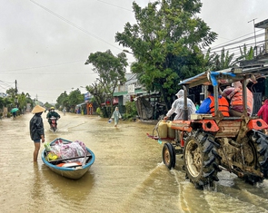 Thời tiết hôm nay 2-11: Cả nước mưa, miền Trung vẫn mưa dai dẳng