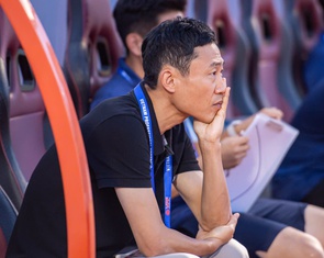 Cựu trợ lý của HLV Kim Sang Sik mất việc ở CLB Thanh Hóa