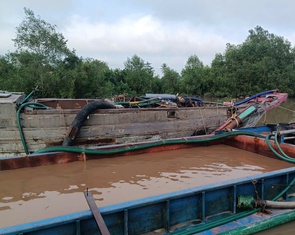 Trong một đêm, Vĩnh Long phát hiện 10 vụ tàng trữ cát sông trái phép