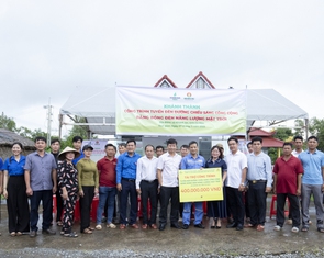 PVCFC tài trợ tuyến đèn năng lượng mặt trời cho Cà Mau