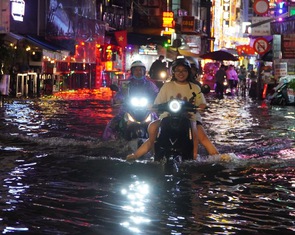 Trung tâm TP.HCM có 23 điểm ngập, do mưa và triều cường vượt chuẩn thiết kế