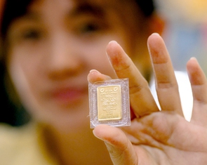 Giá vàng thế giới bất ngờ giảm mạnh