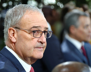 Được giảm thuế từ 39% còn 15%, Thụy Sĩ sẽ đưa sản xuất dược phẩm, luyện vàng sang Mỹ