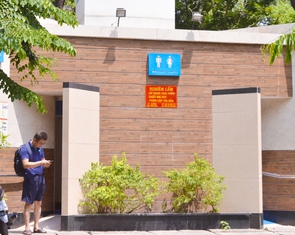 'Phủ sóng' nhà vệ sinh công cộng: Cần xem là nhiệm vụ cấp bách