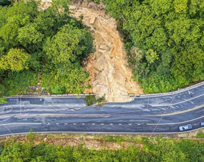 Đèo Prenn Đà Lạt vừa sạt lở còn bảo hành 1 tháng