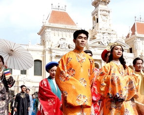 Phát triển văn hóa và quyền lợi công dân