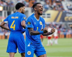 Quốc gia nhỏ nhất tạo nên kỳ tích khi giành vé dự World Cup 2026