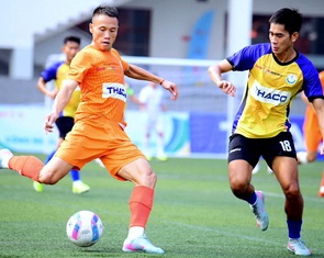 Sacombank chạm trán Công đoàn Ngân hàng Việt Nam ở chung kết