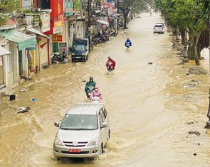 Thời tiết hôm nay 3-11: Miền Trung mưa lớn trở lại, bão Kalmaegi vào Philippines